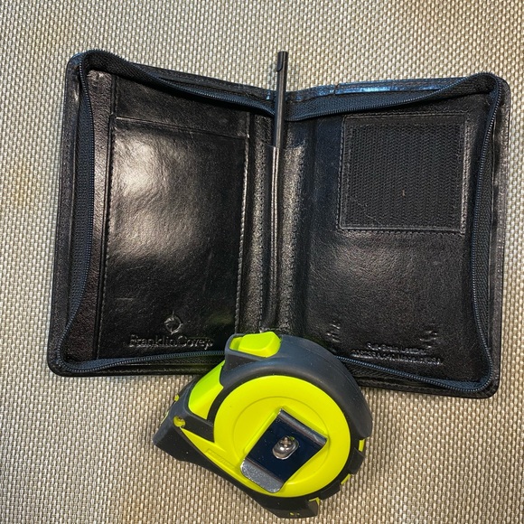 Leather case - Picture 1 of 3